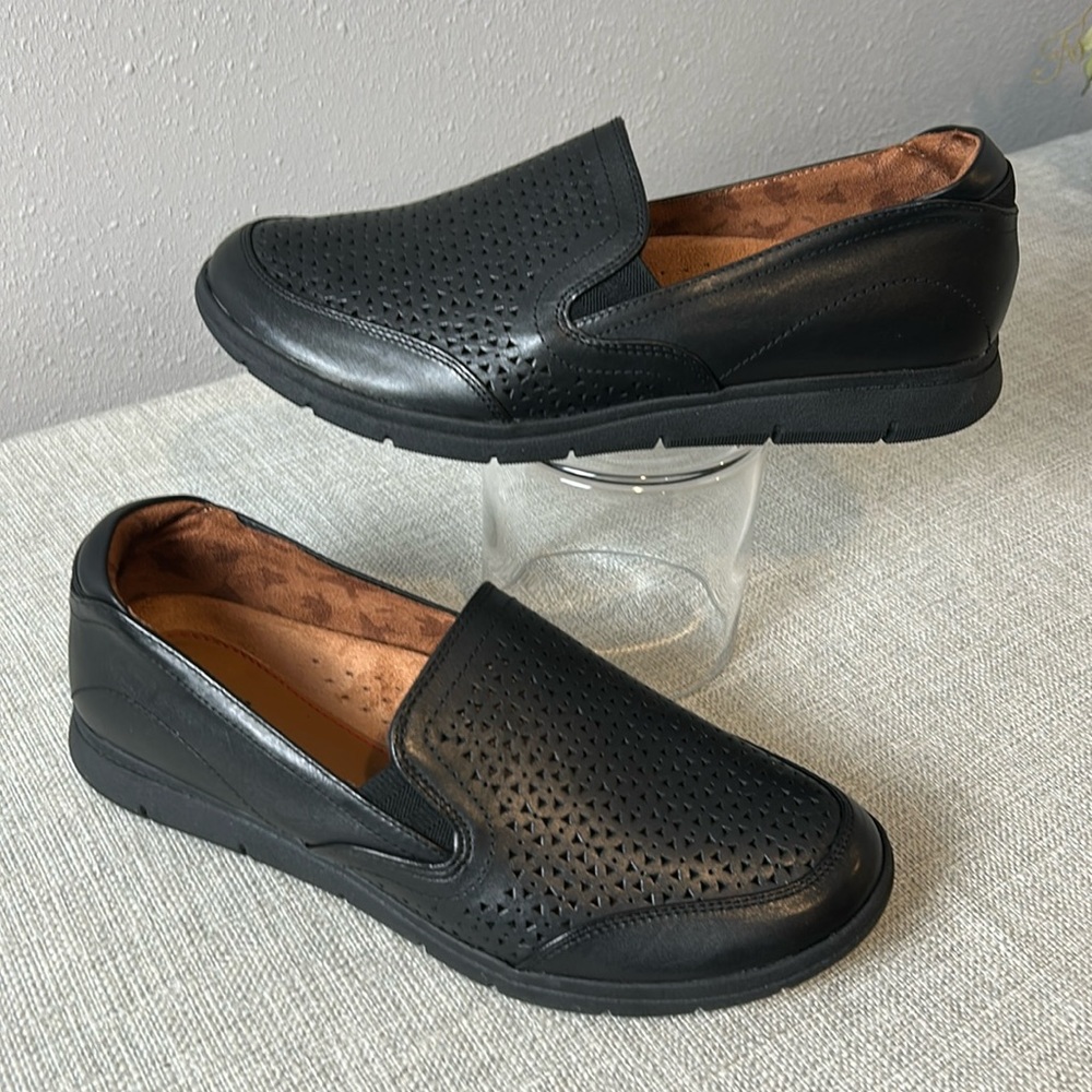 Cobb Hill Lidia slip on leather loafers Size 9